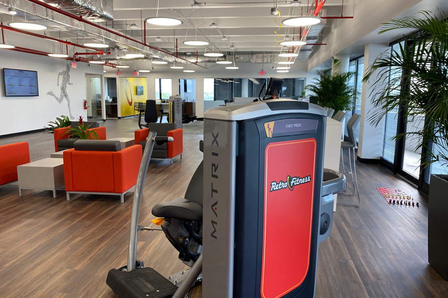 The new location was a strategic relocation for the brand amid its 15th year anniversary, prompted by Retro Fitness’ continued national growth and expansion. Photo credit: 5W Public Relations; SOURCE Retro Fitness.