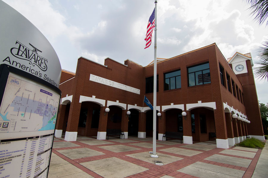 Tavares city hall at  201 E Main St, Tavares, FL.