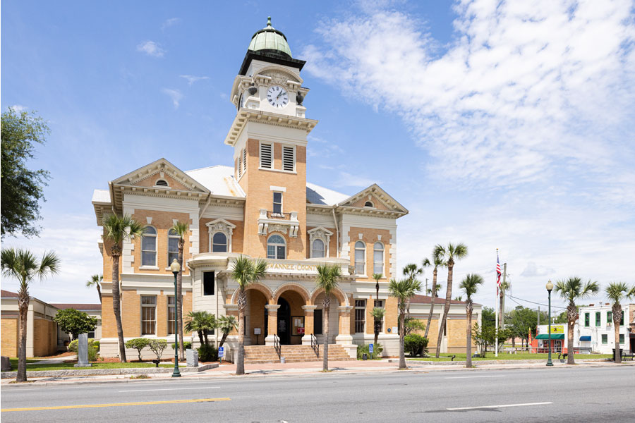 The Suwannee County Courthouse in Live Oak, Florida, on April 16, 2022. File photo: Roberto Galan, Shutter Stock, licensed.