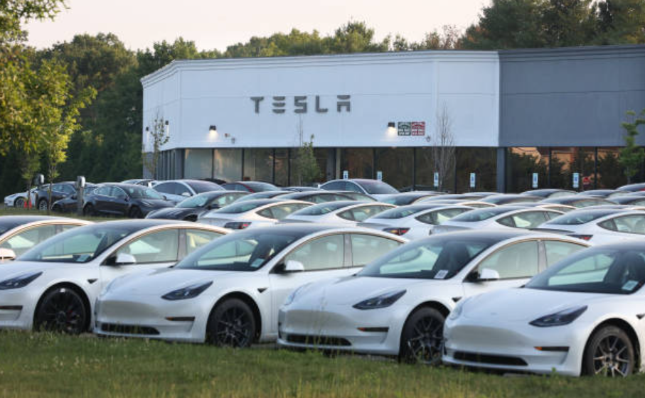 tesla-faces-chill-in-market-valuation-drops-$94-billion-amidst-global-electric-vehicle-winter