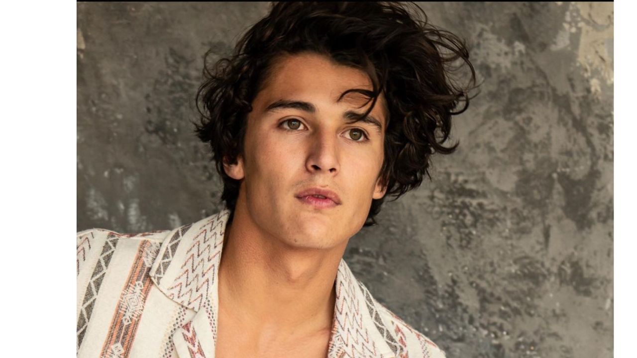 Who is Liam Woodrum? Facts About Geek Girl Performer – The Published